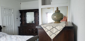 2 bedrooms, iron/ironing board, WiFi, bed sheets - Historical Gem with Captivating Views of the Charlotte Amalie Harbor (Charlotte Amalie)