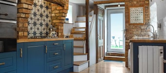 3 bedroom accommodation in Walgrave