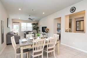Dining - Redland Home - 4 Bedrooms, one story house (San Antonio)