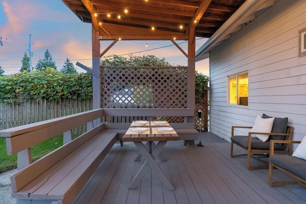 Outdoor dining