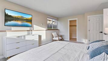 6 bedrooms, iron/ironing board, WiFi, bed sheets
