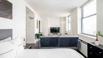 Een strijkplank/strijkijzer, gratis wifi, beddengoed