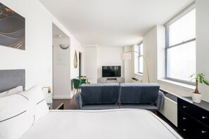 Iron/ironing board, free WiFi, bed sheets