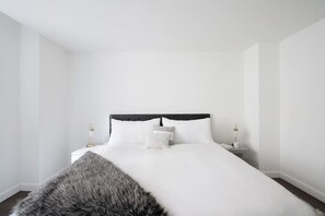 3 bedrooms, desk, iron/ironing board, travel cot