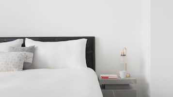 3 bedrooms, desk, iron/ironing board, travel crib