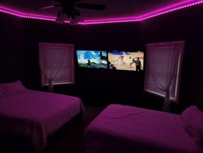 4 Schlafzimmer, Bügeleisen/Bügelbrett, Reisekinderbett, WLAN