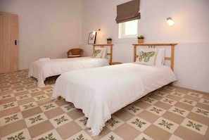 2 bedrooms, travel crib, WiFi, bed sheets