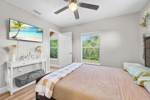 3 bedrooms, in-room safe, desk, iron/ironing board