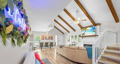 Charming 3-Bedroom Tropical Retreat with Private Salt Water Pool