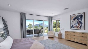 4 Schlafzimmer, Schreibtisch, Bügeleisen/Bügelbrett, kostenloses WLAN