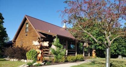 3 BR Cabin on 80 Acres with Hiking, ATV, Horse Trails WiFi, AC, Fishing Pond