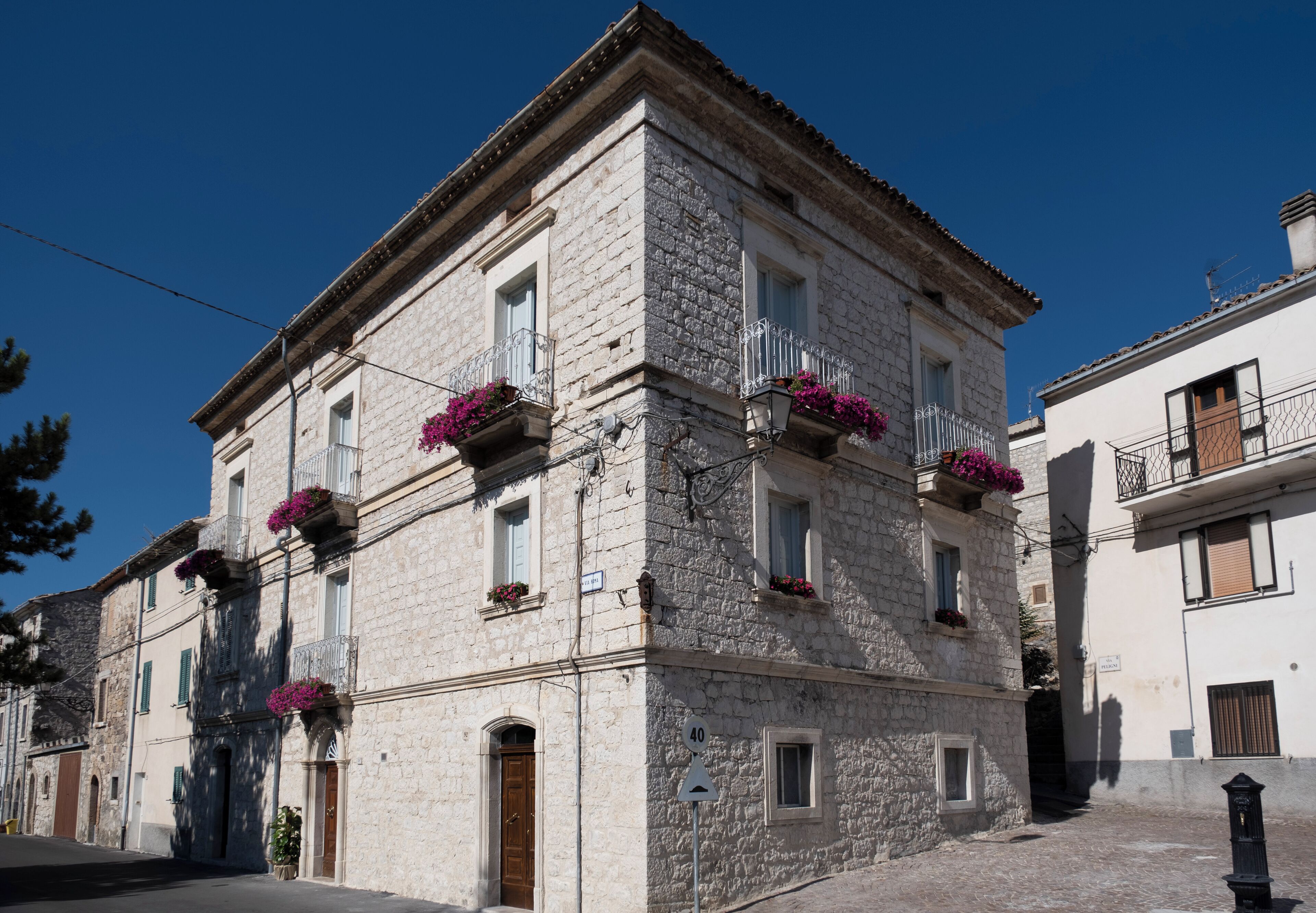 Facciata della struttura