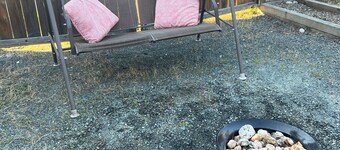 Charming 3-bedroom house with WiFi and AC in Cultus Lake.