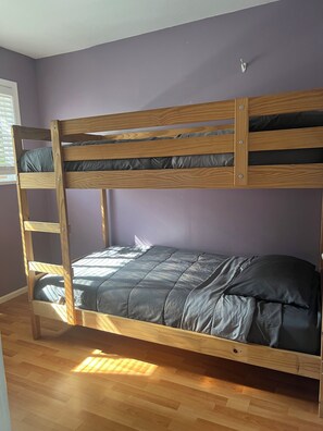 3 bedrooms, WiFi, bed sheets