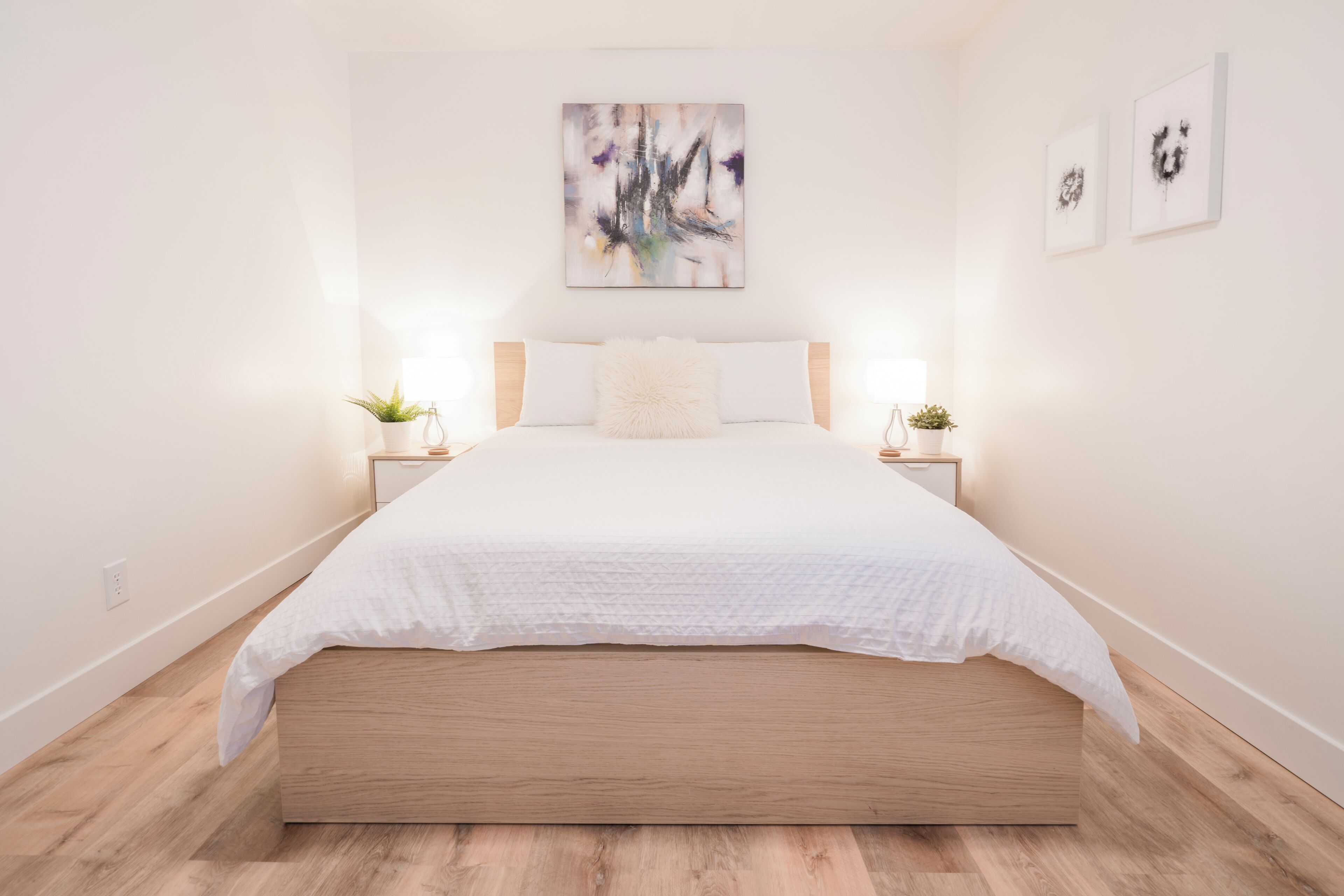 3 habitaciones, tabla de planchar con plancha, wifi y ropa de cama 