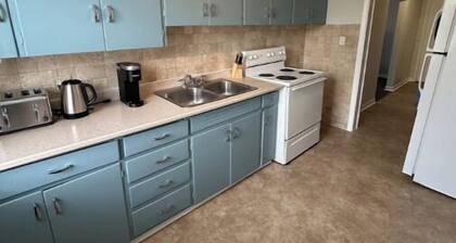 2 Bedroom Apartment steps to downtown Burlington and waterfront.