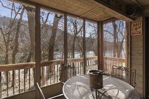 Outdoor dining - KamAlot Kottage~Luxury Lakeview Condo~Pointe Royale Resort~Pools (Branson)