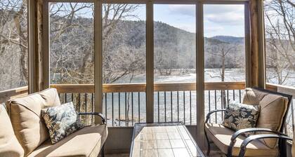 Tranquility~Luxury Lakefront Condo~Pools~HotTub