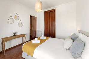3 Schlafzimmer, Bügeleisen/Bügelbrett, Reisekinderbett, Internetzugang