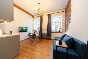 Smart-TV, Videospiele, Bücher, Musikbibliothek