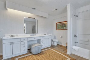Toallas, jabón, papel de baño 