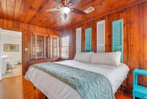 3 bedrooms, WiFi, bed sheets - Sunny Coastal Getaway: 3BR/2BA Steps from the Beach
(Tybee Island)