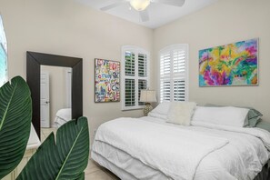 3 bedrooms, iron/ironing board, WiFi, bed sheets - Decompress and Rejuvenate in Your Private Oasis. Pet-Friendly & Heated Pool
 (Naples)