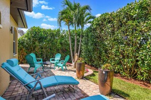 Terrace/patio - Decompress and Rejuvenate in Your Private Oasis. Pet-Friendly & Heated Pool
(Naples)