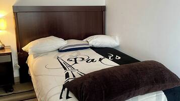 2 bedrooms, desk, iron/ironing board, free WiFi
