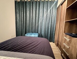 2 bedrooms, desk, iron/ironing board, free WiFi