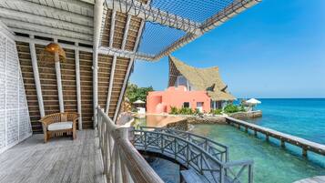 4 bedrooms, premium bedding, in-room safe, iron/ironing board