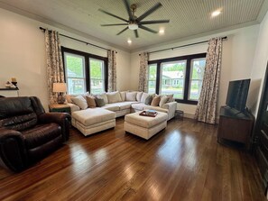 Smart TV, music library, stereo