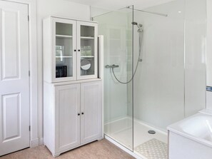 Towels - 1 bedroom accommodation in Glenisla, near Blairgowrie (Glenisla, near Blairgowrie)