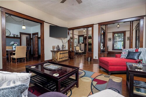 Escape it all in this 2-bedroom house with WiFi and AC in quaint Kempton