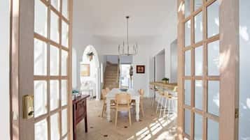 Luxury Villa | Dining room