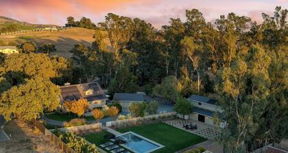 Wine Country Estate by Avantstay Pool, Spa, Barn