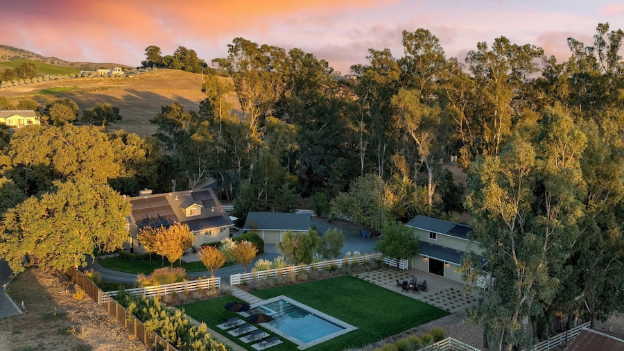Wine Country Estate by Avantstay Pool, Spa, Barn