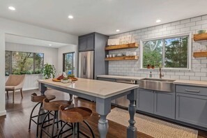 House (3 Bedrooms) | Interior - Wine Country Estate by Avantstay Pool, Spa, Barn (Sonoma)