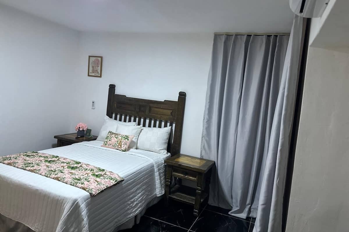 Habitación individual estándar | 1 dormitorio, cortinas opacas, wifi gratis y ropa de cama