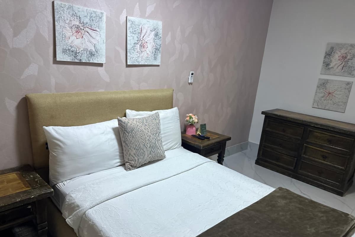 Habitación individual estándar | 1 dormitorio, cortinas opacas, wifi gratis y ropa de cama