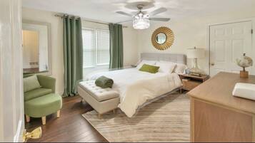 2 soverom, strykejern/-brett, reiseseng for barn og wi-fi