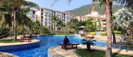 Kolam renang outdoor