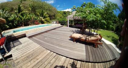 Polynesian Bungalow"seashell" Private Bath AC with shared swimming pool