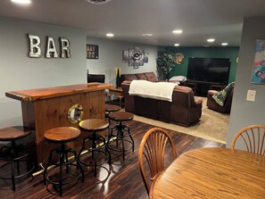 Interior - Green Bay retreat just minutes from Lambeau Field (Green Bay)