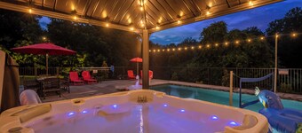 "Final Frontier"- Pool, Hot Tub, Pickleball, Basketball, Pond, Arcade, Putt Putt