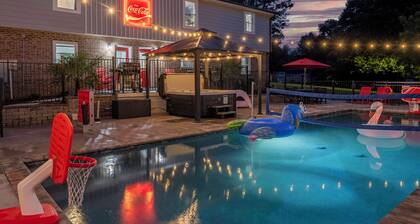"Final Frontier"- Pool, Hot Tub, Pickleball, Basketball, Pond, Arcade, Putt Putt