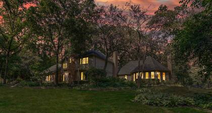 Spacious 5bd/5bth house w/Pool, Hot Tub, Sauna