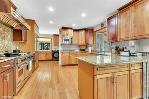 Unclassified image, 5 of 33, button