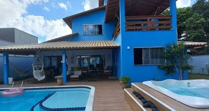 Big house with 4 bedrooms, 4 1/2 bath, barbecue area,. Pool, Jacuzzi and parking