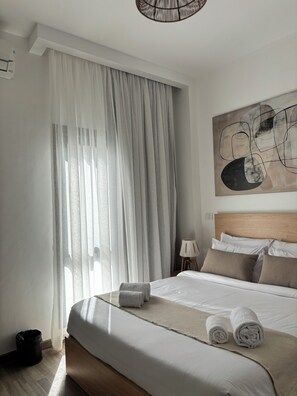 2 bedrooms, iron/ironing board, free WiFi, bed sheets
